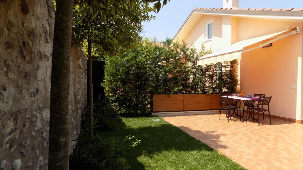 Millyholidays - Apartment Lilla - Center - Nearby Beach - Private Garden - Spa Pool Bardolino Exterior photo
